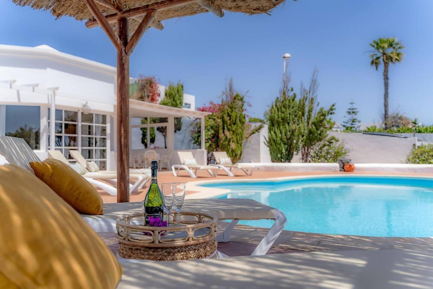 Amazing 3 Bedroom Ocean View With Pool Tías Extérieur photo