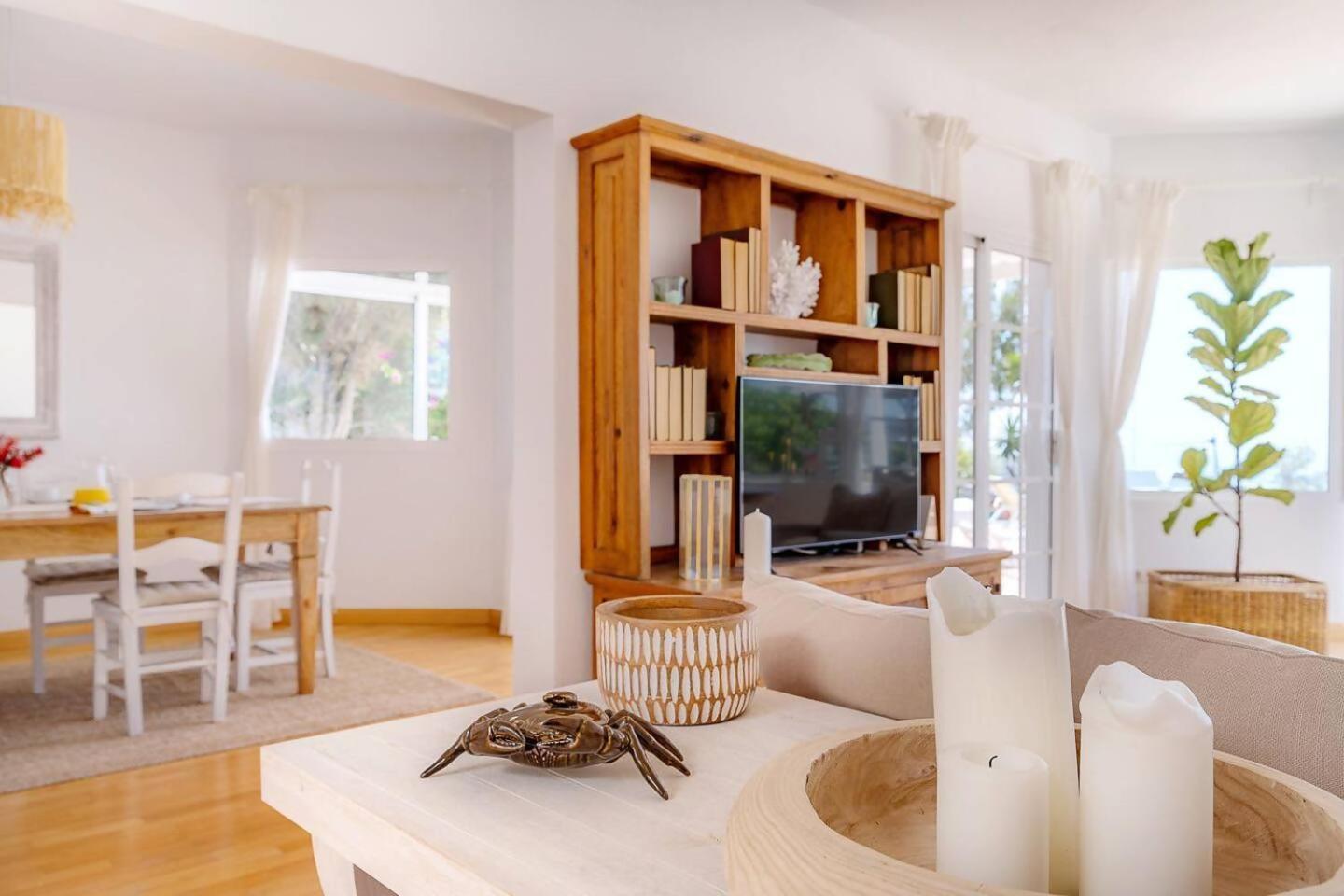Amazing 3 Bedroom Ocean View With Pool Tías Extérieur photo