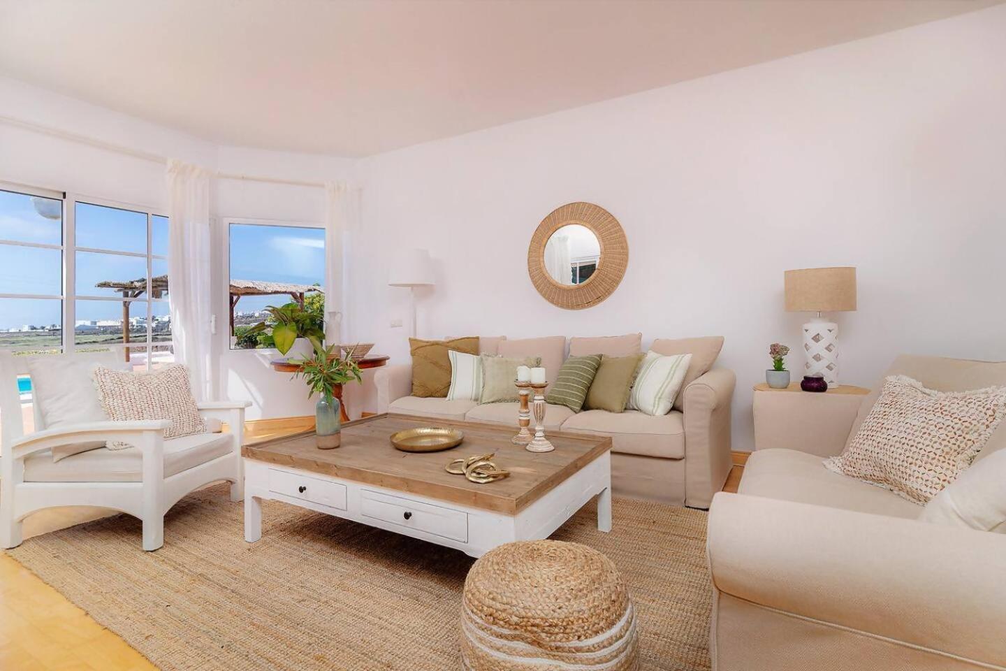 Amazing 3 Bedroom Ocean View With Pool Tías Extérieur photo