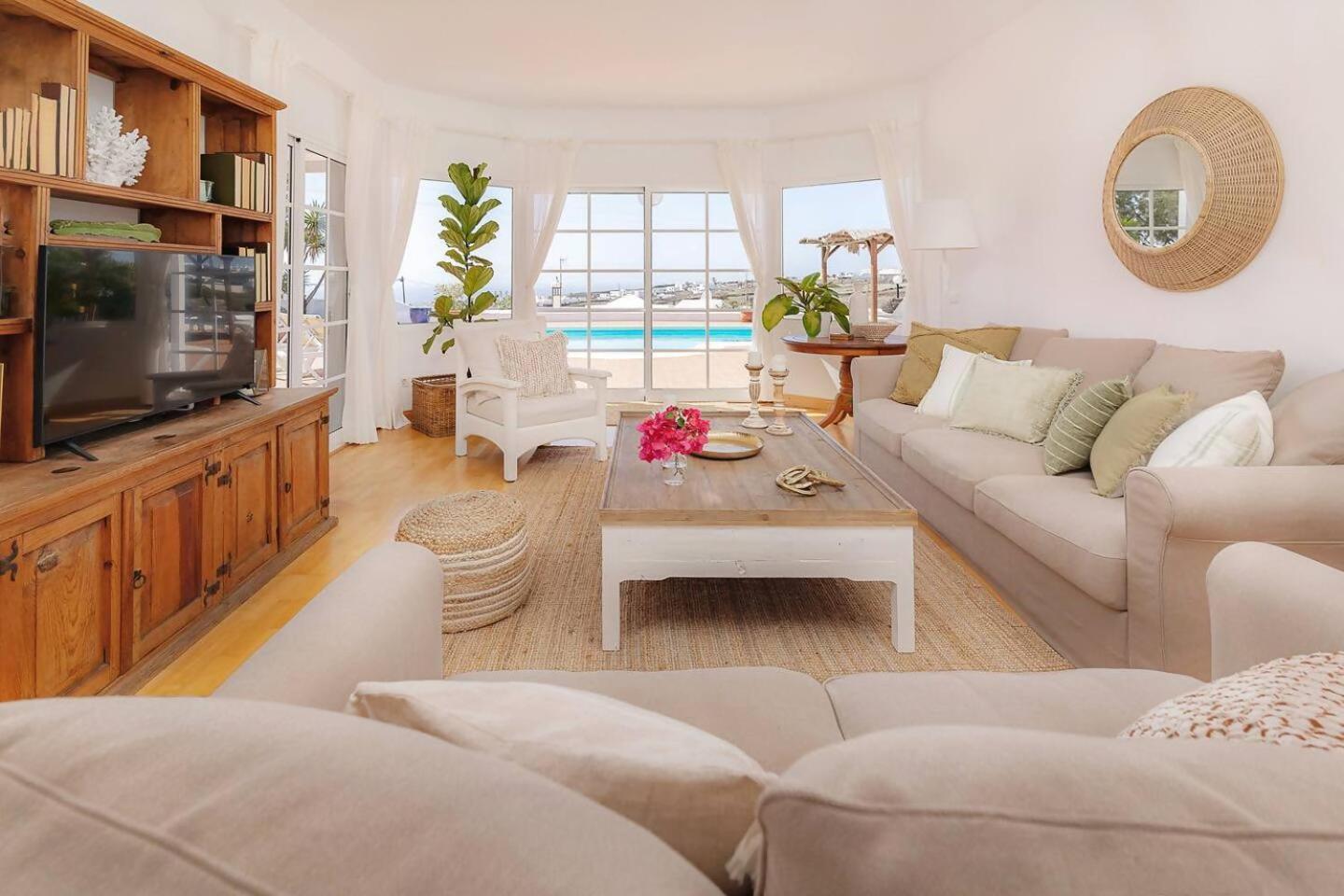 Amazing 3 Bedroom Ocean View With Pool Tías Extérieur photo
