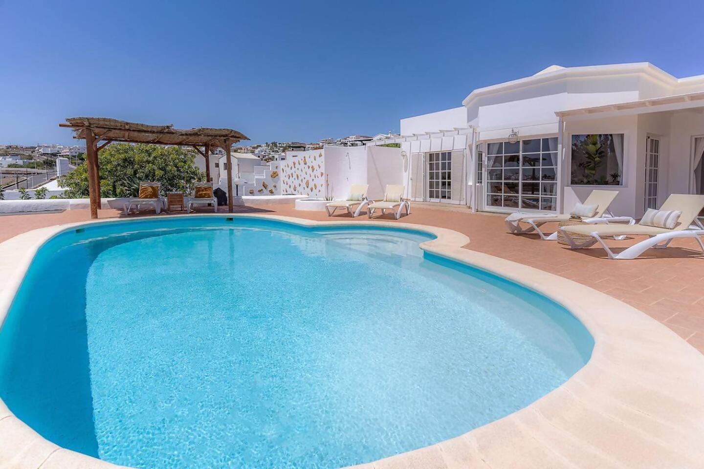 Amazing 3 Bedroom Ocean View With Pool Tías Extérieur photo